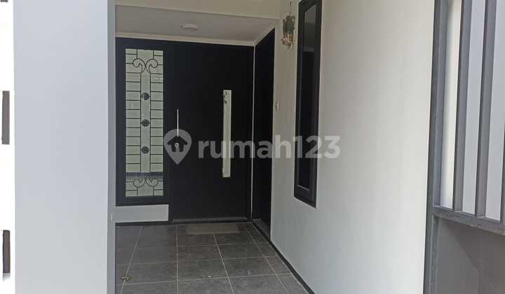 Minimalist house ready to occupy, Jalan Bend Siguragura area, Lowokwaru. 2