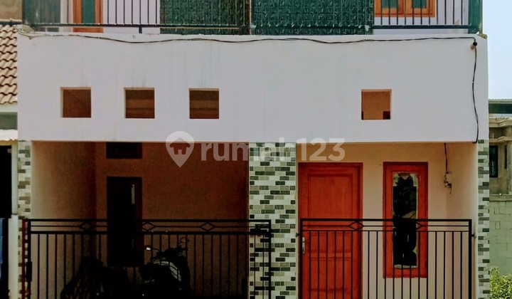 New 2-story ready-to-occupy house in Istana Bandara Pakis housing complex.