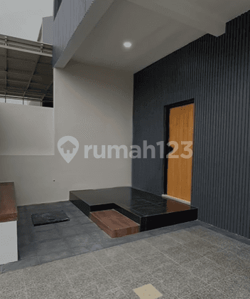 Rumah Estetik Modern 2 Lantai Jl Ikan Tombro Lowokwaru 2