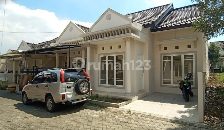 Affordable ready-to-live house in Mondoroko Singosari area near toll exit