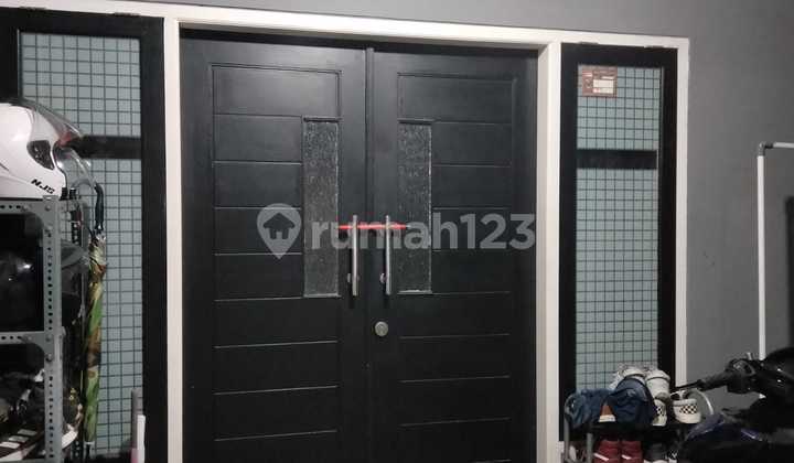 Rumah modern minimalis 2 lantai siap huni area sulfat blimbing 2