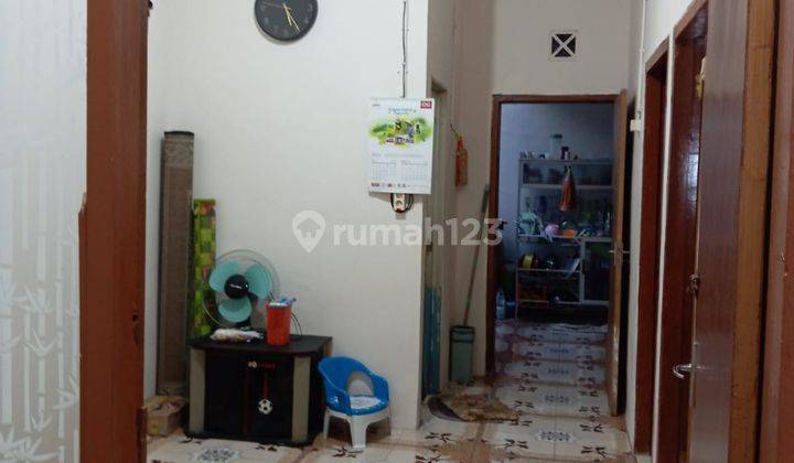 ruang tamu rumah dijual siap huni perum
