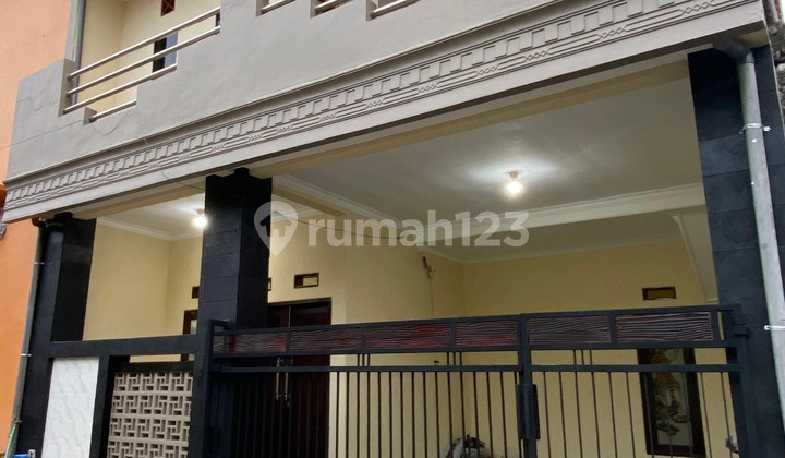 Rumah 2 Lantai Full Renovasi Siap Huni di Sawojajar Malang 1