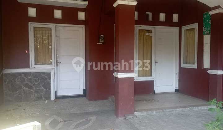Spacious &amp; Strategic Move-In Ready House in Ardirejo Kepanjen 2