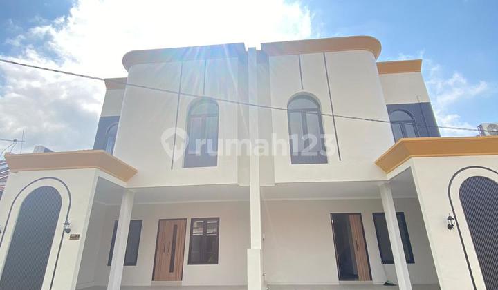 Strategic exclusive boarding house near the prestigious campus area of Merjosari. Strategic exclusive boarding house near the prestigious campus area of Merjosari.