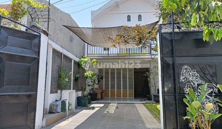 Rumah vila modern minimalis 2 lantai siap huni Karanglo singosari 1