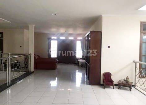 Rumah 2 Lantai Luas 300m2 Jl Kalpataru Area Soekarno Hatta 2