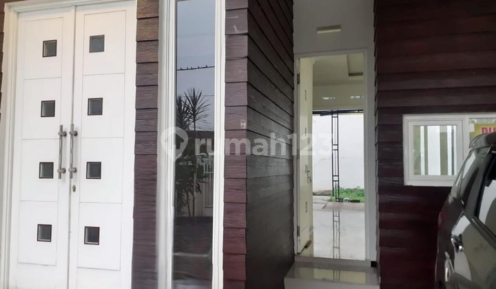 Minimalist 2-story ready-to-occupy house on Piranha Fish Street, Blimbing. 2