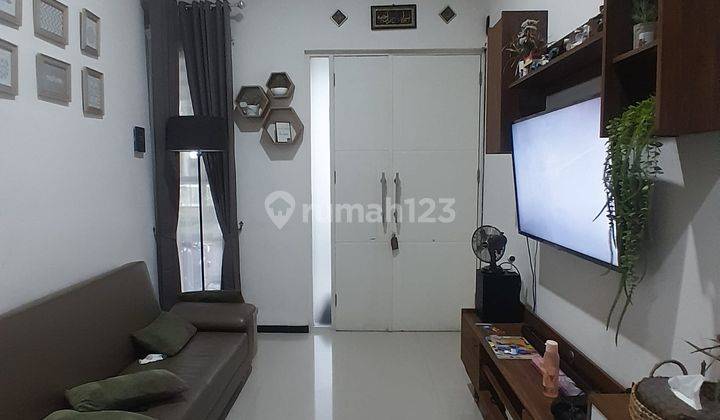 Rumah minimalis modern 2 lantai siap huni area tasikmadu 2