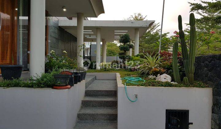 Rumah Mewah Semi Furnish Ada Privat Kolam Renang di Araya  2