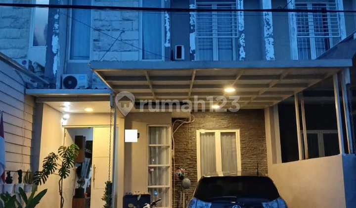Rumah minimalis modern 2 lantai siap huni area tasikmadu 1