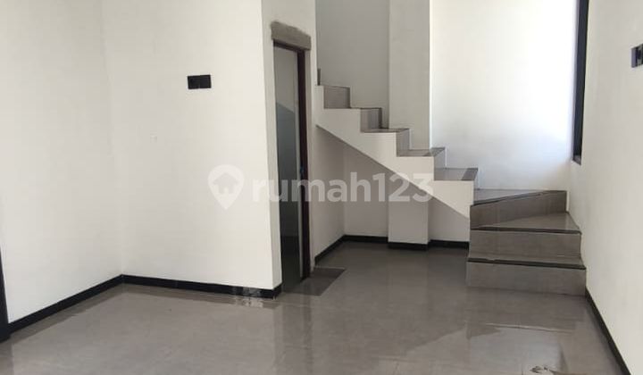 Rumah Murah Minimalis 2 Lantai Siap Huni Arjowinangun Kota Malang Rumah Murah Minimalis 2 Lantai Siap Huni Arjowinangun Kota Malang
