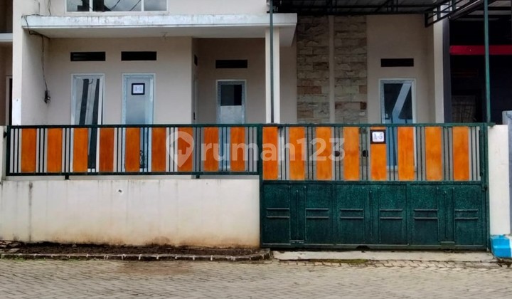 Ready-to-Occupy 2-Story Minimalist House in Jatirejo Pakisaji, Negotiable Price