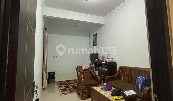 Ready-to-occupy minimalist house in Asrikaton, Pakis