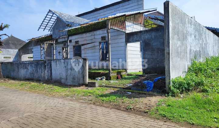 Half-finished house, 430m2 area, Tunjungsekar, Lowokwaru.