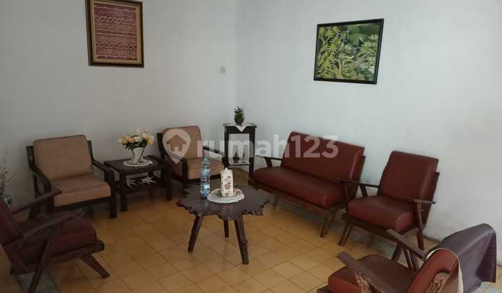 Spacious and Strategic Colonial House in Rampal Celaket Klojen Area 2