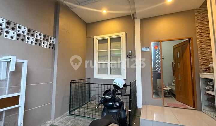 Rumah minimalis 2 lantai siap huni area tasikmadu 2