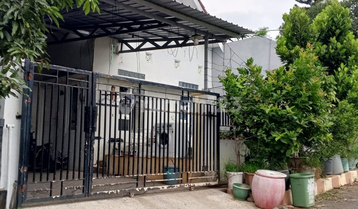 Rumah luas 200m2 siap huni nyaman utk keluarga di graha dewata 