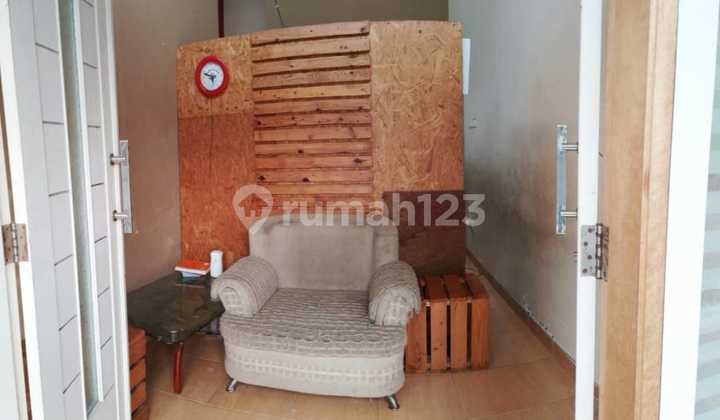 Ready-to-Occupy Minimalist House in Jl Kemirahan Blimbing Area 2