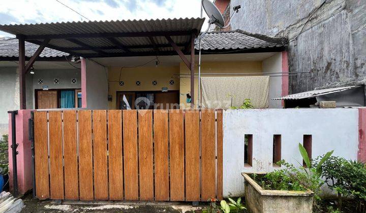 tampak depan rumah siap huni area perum