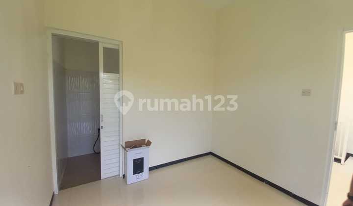 Rumah Baru 2 Lantai Siap Huni Strategis Dekat Exit Tol Sawojajar 2