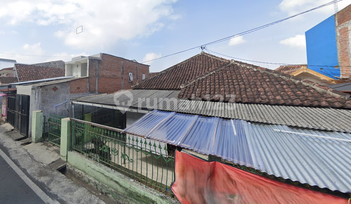 For quick sale: Spacious 202m² house on Bunga Street, Soekarno Hatta area. 2
