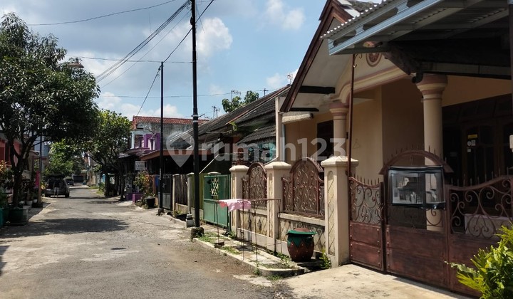 Affordable 2-story move-in ready house in Ardimulyo, Singosari. 2