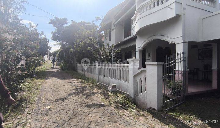 2-storey village house + active swallow cage in Purwosari sub-district 2