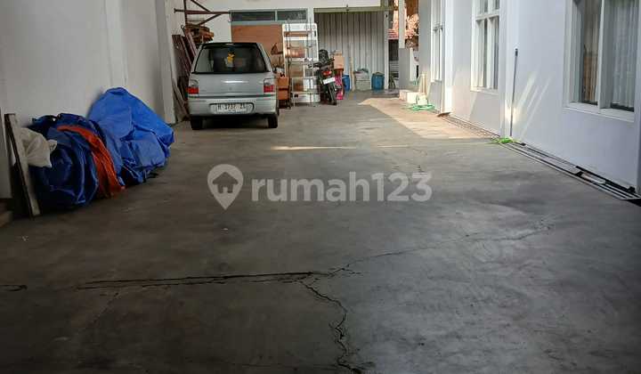 Bangunan Toko dan Rumah Tinggal Ngantong di Jalan Utama Kota Semarang Tengah 2