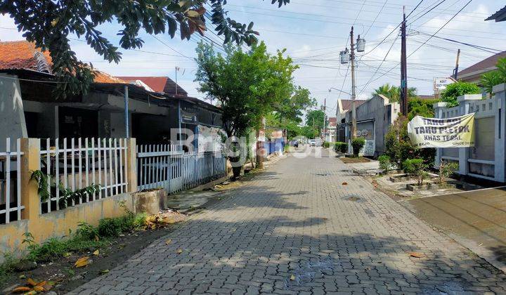 RUMAH LAMA LOKASI STRATEGIS DI TENGAH KOTA SEMARANG TIMUR 2