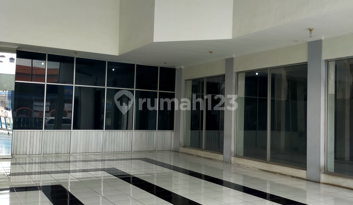 2-Story Building Former Showroom and Workshop on East Semarang Main Road 2