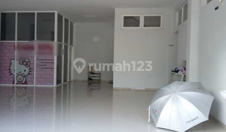 Nice 2-Story House Location Near Tugu Muda Central Semarang 2