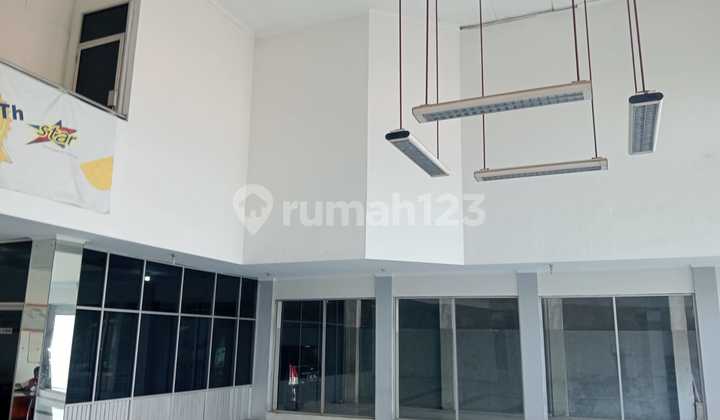 2-Story Building Former Showroom and Workshop on East Semarang Main Road 1