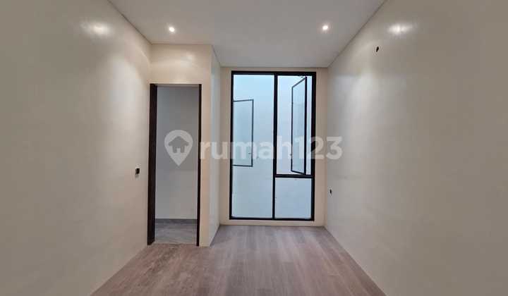 Brand New House in Permata Buana, Size 8X18m, 4 Floors, Price: 9,975 M Negotiable 2