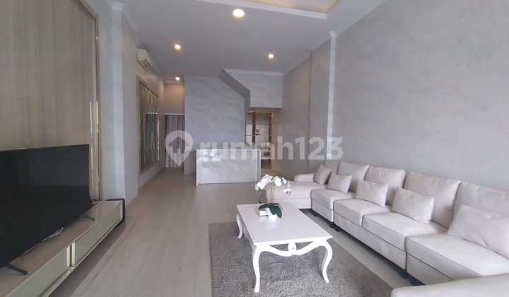 Rukan di Pantai Indah Kapuk Uk.4,5x15m2 Lokasi Premium Furnished