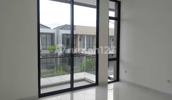 Dijual Rugi Rumah Brand New di Villa Pasir Putih 5 Pik2, Uk.10x20m2, Harga : 7,5M