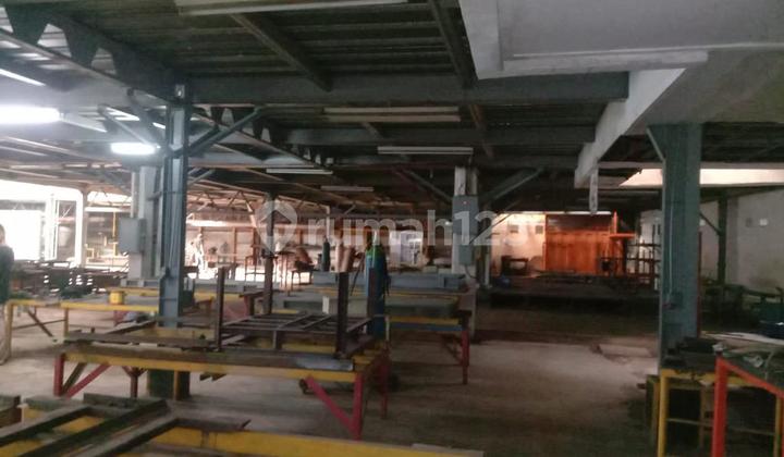 Pabrik di Kav Dpr,cipondoh,pinggir Jalan,luas 2500m,shm,harga 17 M Nego 9