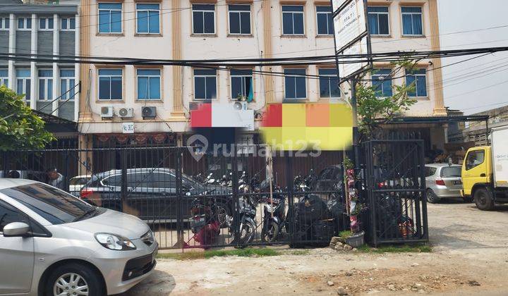Ruko Strategis di Kedoya Raya,uk.4,5x15m,3.5 Lantai,harga 130 Jt Thn 1
