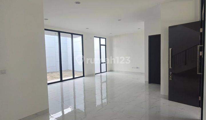 Dijual rugi rumah di Permata Hijau Residence,Pik 2,Uk 8x20,over kredit,Harga:5,5 M 1