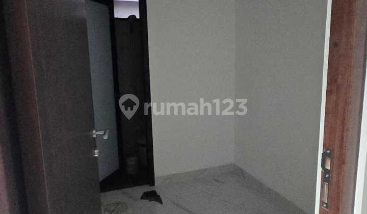 Dijual Rumah Brand New di Taman Villa Meruya, Uk.7x18m2, Harga : 3,85M Nego 2