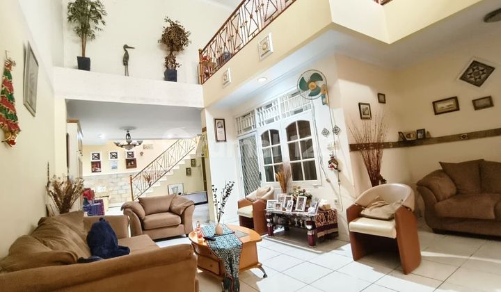 Dijual Rumah di Jl. Anggrek Garuda Slipi Jakbar, Lt.9x15m2, Harga : 4,3 M Nego