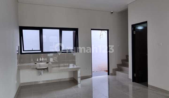 Dijual Rumah di Metland Northbend, Uk.7x12m2, Harga : 3,3 M Nego Dijual Rumah di Metland Northbend, Uk.7x12m2, Harga : 3,3 M Nego