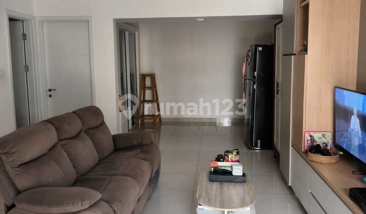 Dijual Rumah Riviera Metland Puri Tahap 2, Lt.8x15m2, Semi Furnish, Harga : 3,7M Nego