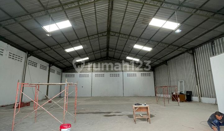 Tandem warehouse in Cipondoh, Boulevard, 2 units available, Area 1600m², Price: 400 million/year. Tandem warehouse in Cipondoh, Boulevard, 2 units available, Area 1600m², Price: 400 million/year.