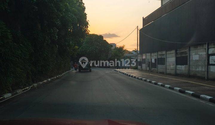 Tanah Disewakan di Kembangan Raya,jakbar,pinggir Jalan,lokasi Strategis,2 Arah,luas 2189m,harga 1,8 M Thn 1