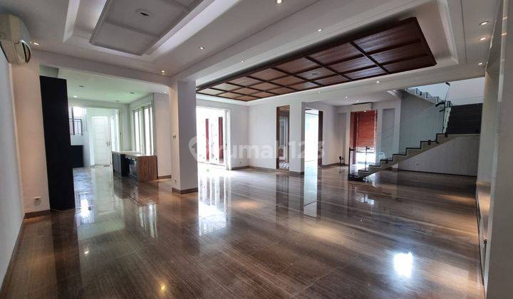 Rumah di kavling Kpbd,Luas 423m,Shm,Ada pool,Harga:12 M nego 1
