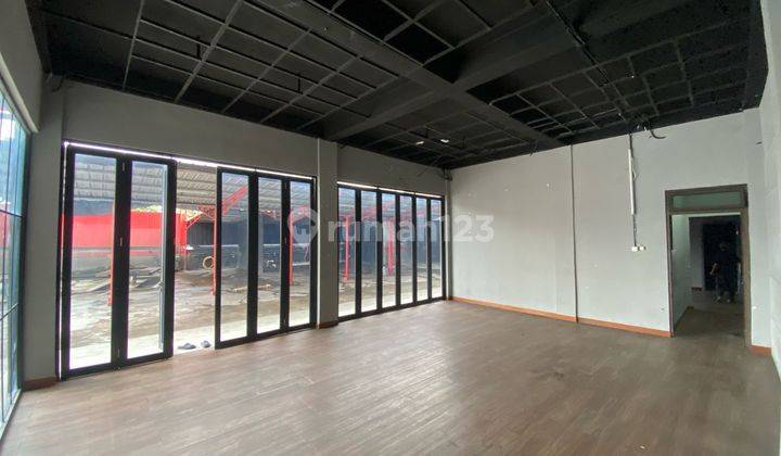 Bangunan di jalan raya kemanggisan,strategis,Luas tanah 1040m,Harga:550 jt/thn exc pph 1