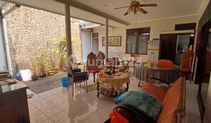 Rumah di Taman Aries,Uk 20x20m,Utara,Shm,Harga:6.8 M nego