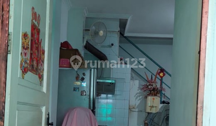 For Sale House in West Jelambar, Size 4.25x12 m², Price: 2.3M Negotiable