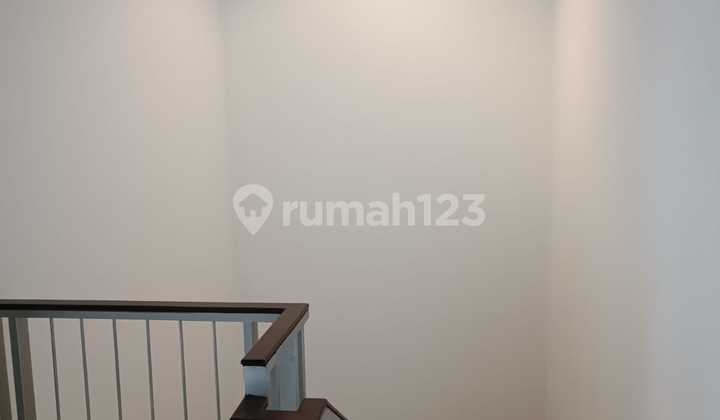 Disewakan Rumah di Golf Island, Lt.8x25m2, Harga : 210 Juta/Tahun Nego 2